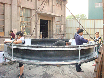 <a href=http://www.xinligd.com target=_blank class=infotextkey>橡膠接頭</a>用于管道系統(tǒng)的減震和位移補(bǔ)償