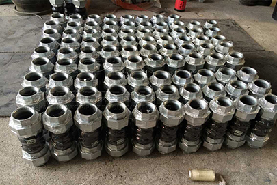 絲扣<a href=http://www.xinligd.com target=_blank class=infotextkey>橡膠接頭</a>北京市豐臺區(qū)生產(chǎn)廠家